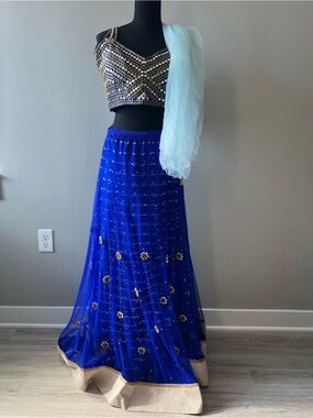 Women’s Indian Wedding Ceremony Blue Saree Lehanga With Scarf Jeweled